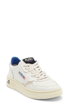 Autry Medalist Low Top Sneaker in Elephant White/Silver/Black at Nordstrom Rack, Size 11Us / 41Eu