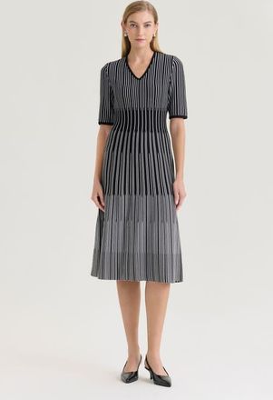 Ming Wang Fit-N-Flare Linear Soft Knit Midi Dress in Black/white at Nordstrom, Size X-Large