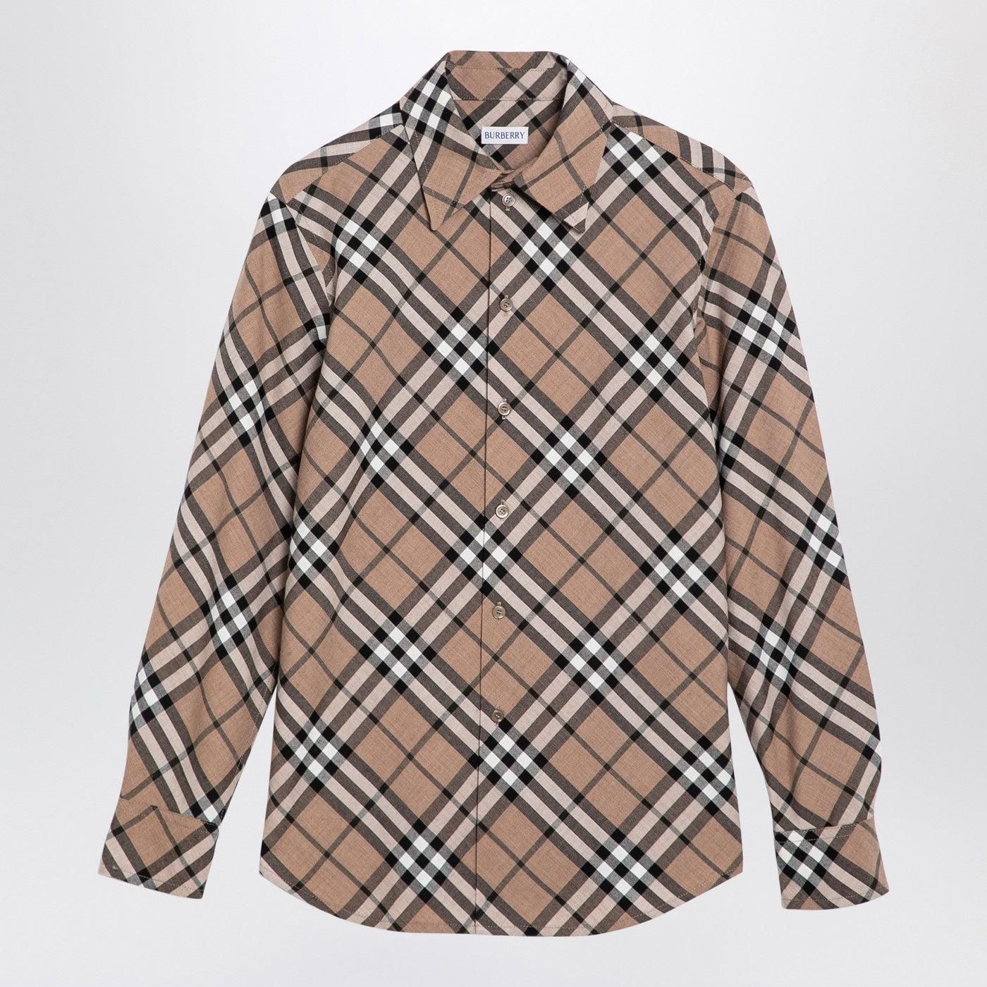 Burberry Shirts − Sale: up to −89% Stylight