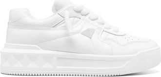 Valentino Garavani One Stud XL Sneakers - Heren - Sneakers - Wit - 41 EU - Leer - Schoenen