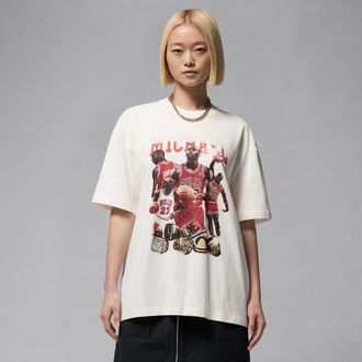 Nike Jordan Womens Jordan Oversized Short-Sleeve Graphic T-Shirt in White | HJ0190-133