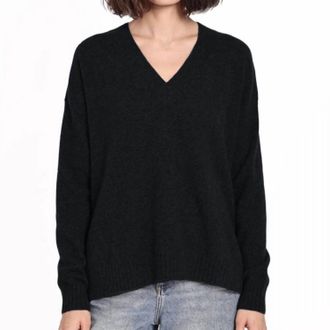 Minnie Rose Long And Lean V Neck Top In Black