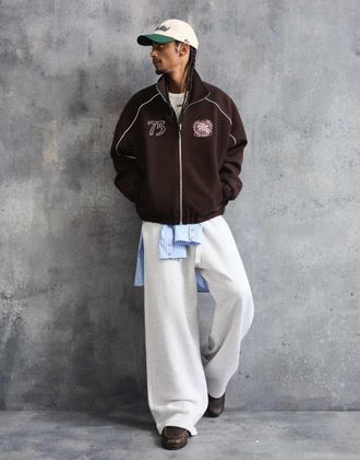 Bershka Giacca squadrata in panno marrone con toppe