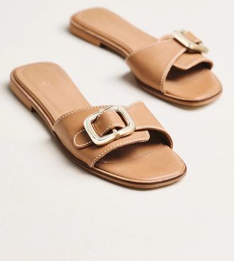 Flattered Mimi Slides