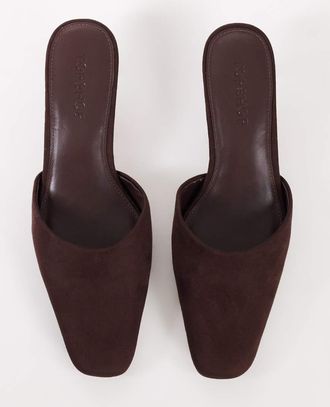 Topshop Arthur sabot a punta arrotondata con tacco medio in camoscio sintetico color cioccolato-Marrone