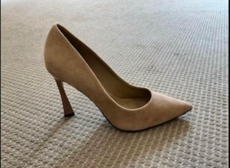 Marc Fisher Womens Sassie Pump Heels In Medium Natural Suede