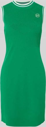 Marc Cain Knielanges Strickkleid aus Viskose-Mix mit Label-Detail in Gruen, Gr&ouml;&szlig;e 34