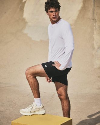 Vuori Clothing Kore Shorts Lined 5 | Black | Large