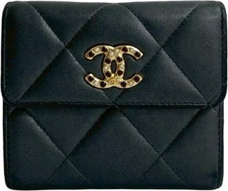 Chanel Gray Leather Wallet (Tri-Fold) (Pre-Owned)