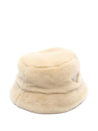 Prada 2010s logo-plaque fur bucket hat - Neutrals