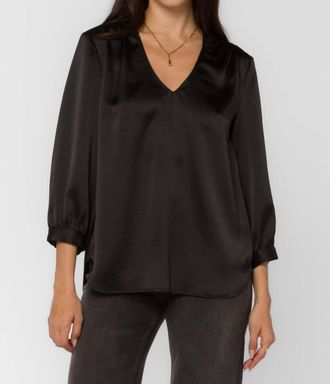 Velvet Heart Robyn Top In Black