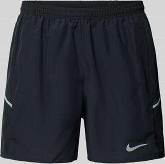 Nike Shorts mit seitlichen Eingrifftaschen und Logo-Print in Black, Gr&ouml;&szlig;e XXL