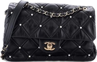 Chanel CC Flap Bag Pearl Studded Quilted Lambskin Medium shoulder bag - Zwart