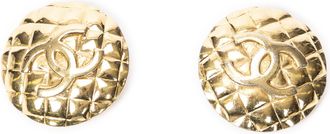 Chanel CC Quilted Round Clip On Earrings Oorbellen