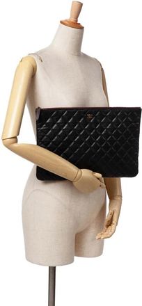 Chanel Clutches - 2013-2014 Large Quilted Caviar O Case Clutch - Gr. unisize - in Schwarz - für Damen
