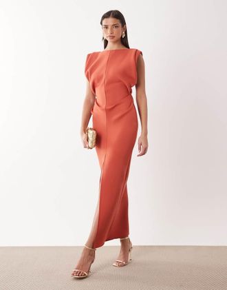 Asos Vestito lungo con vita arricciata e spalle strutturate in tessuto scuba rosso