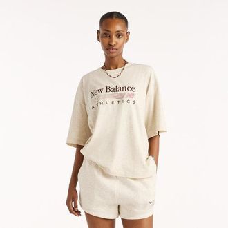 New Balance Mujer Trackside Oversized T-Shirt en Beige, Jersey de algod&oacute;n, Talla L