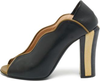 Fendi Pumps con bordo a smerlo - Nero
