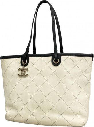 Chanel Black White Grained Calfskin Tote Bag (Pre-Owned)