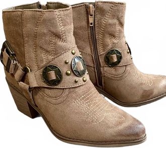Pierre Dumas Womens Wilde Western Bootie In Taupe