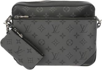 Louis Vuitton Gray Leather Pouch Shoulder Bag (Pre-Owned)