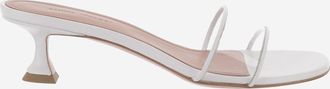 Amina Muaddi Andreea glazen sandalen