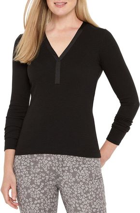 Nic+Zoe Nic & Zoe Petite Trimmed Perfect Knit Rib V-Neck