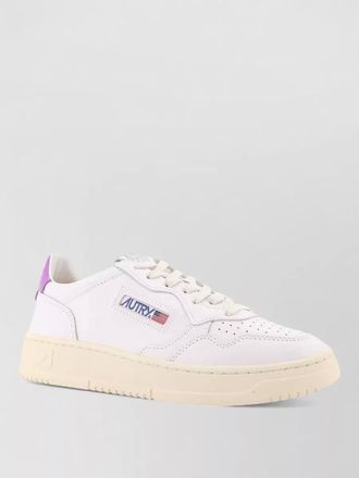 Autry medalist low sneakers leather design