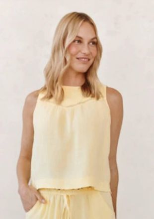 Bella Dahl Sleeveless Trimmed Yoke Top In Lemon Drop