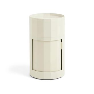 HAY Facet Cabinet mit F&uuml;ssen und Rollen, hoch, eggshell