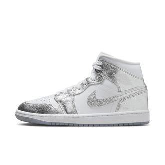 Nike Jordan Womens Air Jordan 1 Mid SE Shoes in White | FN5031-100