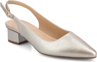 Journee Collection Women & apos;s Sylvia Medium and Wide Width Pumps