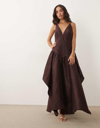 Asos Vestito midi strutturato color cioccolato con orlo asimmetrico-Marrone