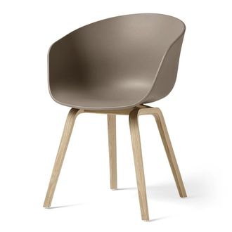 HAY About A Chair AAC 22, Eiche lackiert / khaki 2.0 (Kunststoffgleiter)