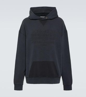 【関税込み】Maison Margiela ブラック ロゴ コットン フーディ Maison Margiela Black Cotton Hoodie With Front Logo from