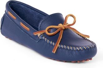 Minnetonka Classic Driving Shoe in Navy at Nordstrom, Size 7.5