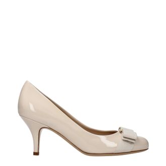 Ferragamo Carla Damess Beige/been lakleren pumps
