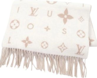 Louis Vuitton Pre-owned Scarves, female, Beige, Size: ONE SIZE Pre-owned Stole