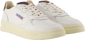Autry Mens Medalist Low Sneaker White Calfskin