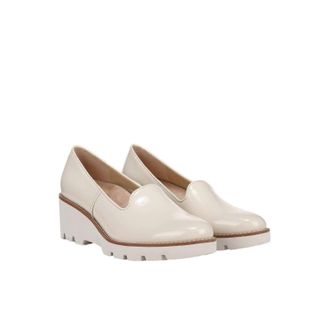 Vionic Womens Vionic Willa I7294L4100 Loafers Cream Patent Wedge Heel HAWK1101