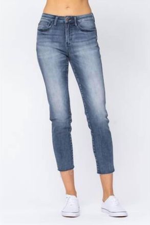 Judy Blue Cropped Relaxed Fit Jeans In Medium Wash
