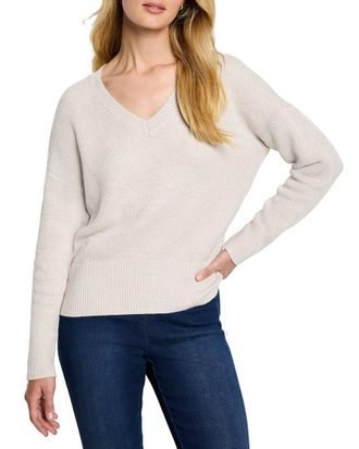 Nic+Zoe Nic+Zoe Petite Tuck Stitch V-Neck Sweater