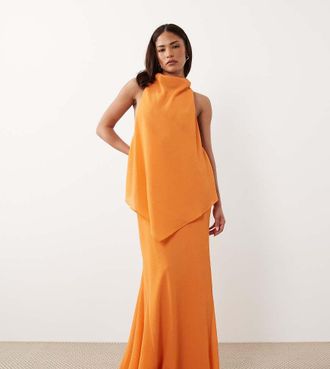 Asos Petite ASOS DESIGN Petite - Vestito lungo accollato in chiffon a doppio strato arancione