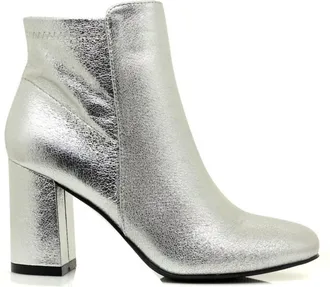 Mia Womens Carla Ankle Boot In Silver