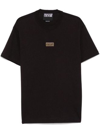 Tシャツ・カットソー Versace Jeans Couture T-Shirt V-Emblem Outline Baroque Versace Jeans Couture T-Shirt V-Emblem Outline Baroque from