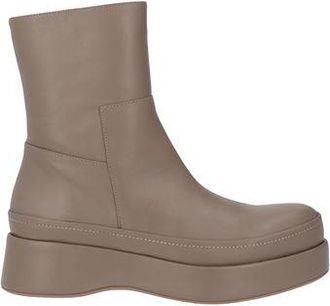 Paloma Barcel&oacute; DANUBE