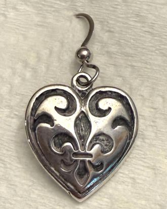 Madison New York Womens Engraved Fleur De Lis Heart Earrings In Silver