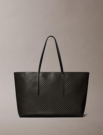 Calvin Klein Bolso tote con logo emblem&aacute;tico en todo el art&iacute;culo