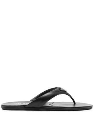 Prada Leren teenslippers - Zwart