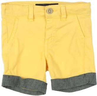 Guess BOTTOMWEAR - Shorts & Bermuda Shorts on YOOX.COM